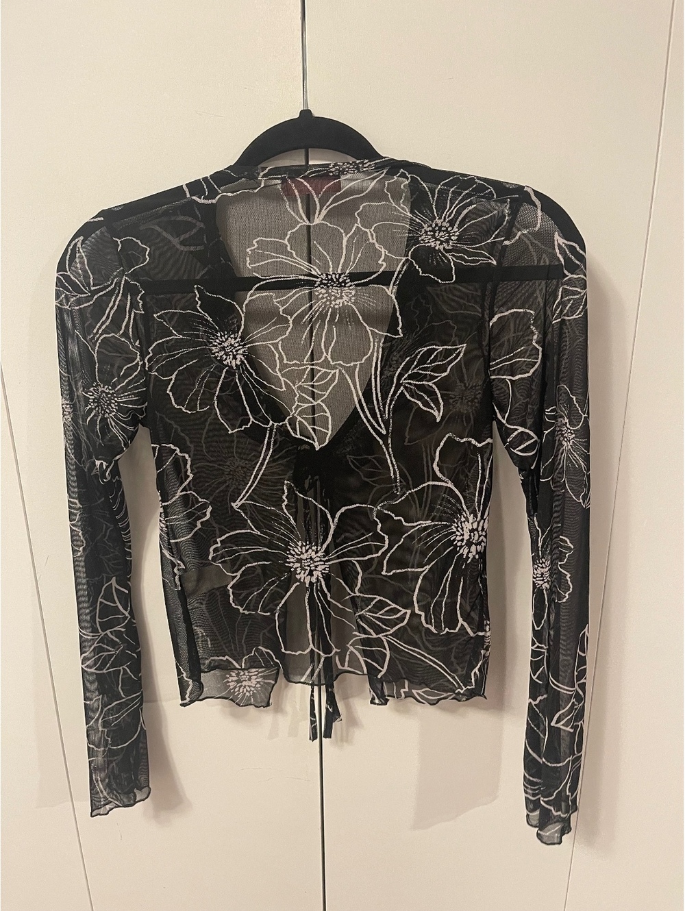 Ragdoll Black Sheer Floral Mesh Long Sleeve Top, Size 1 - Picture 5 of 5